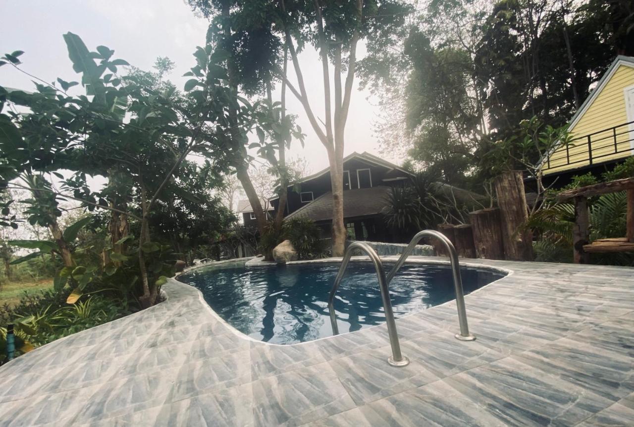 Jung Ja Hut Hotel Ban Huai Maenam Noi Buitenkant foto